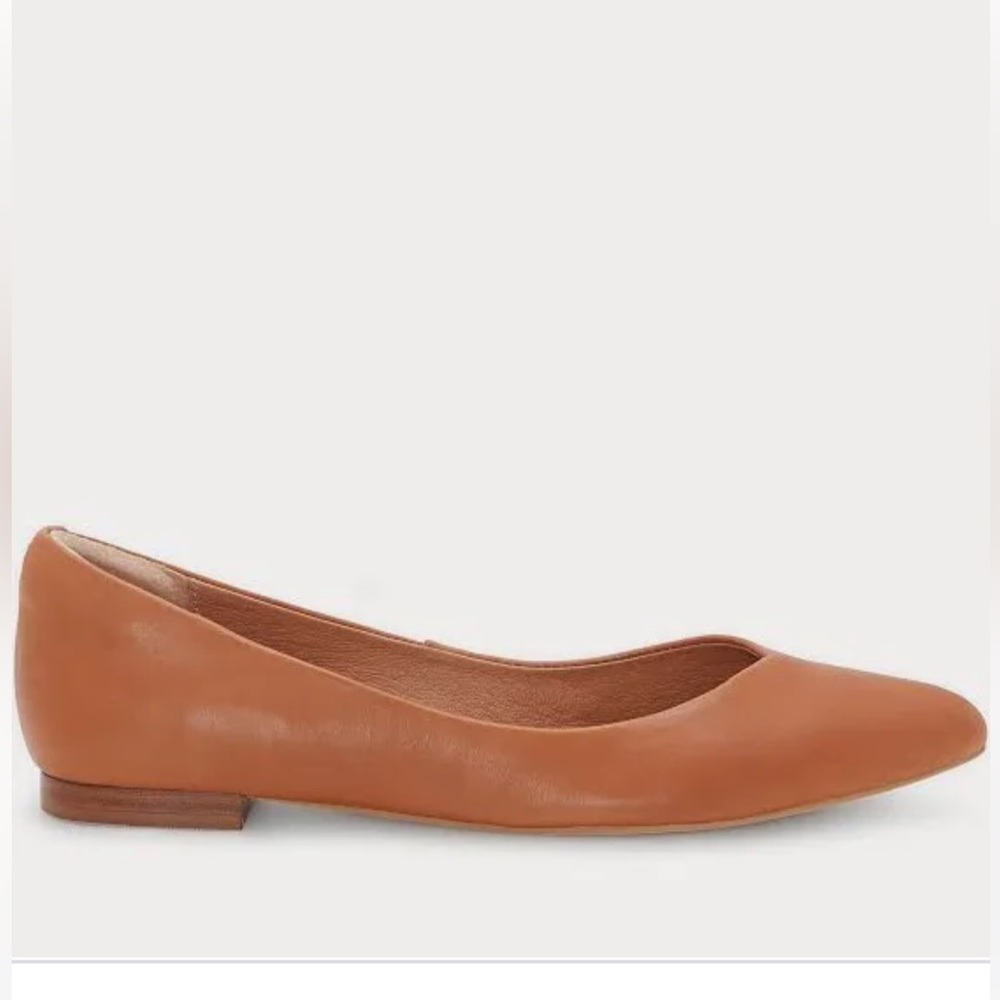 CC CORSO COMO JULLIA women’s LEATHER BALLET POINT FLATS Tan / camel size 7 1/2 M